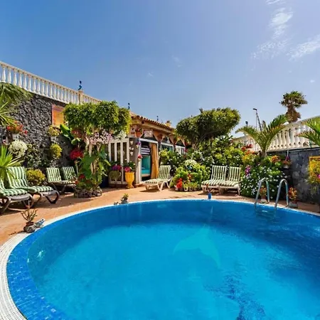Apartment With Shared Heated Pool In El Médano