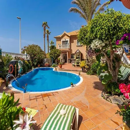 With Shared Heated Pool In Apartment *
